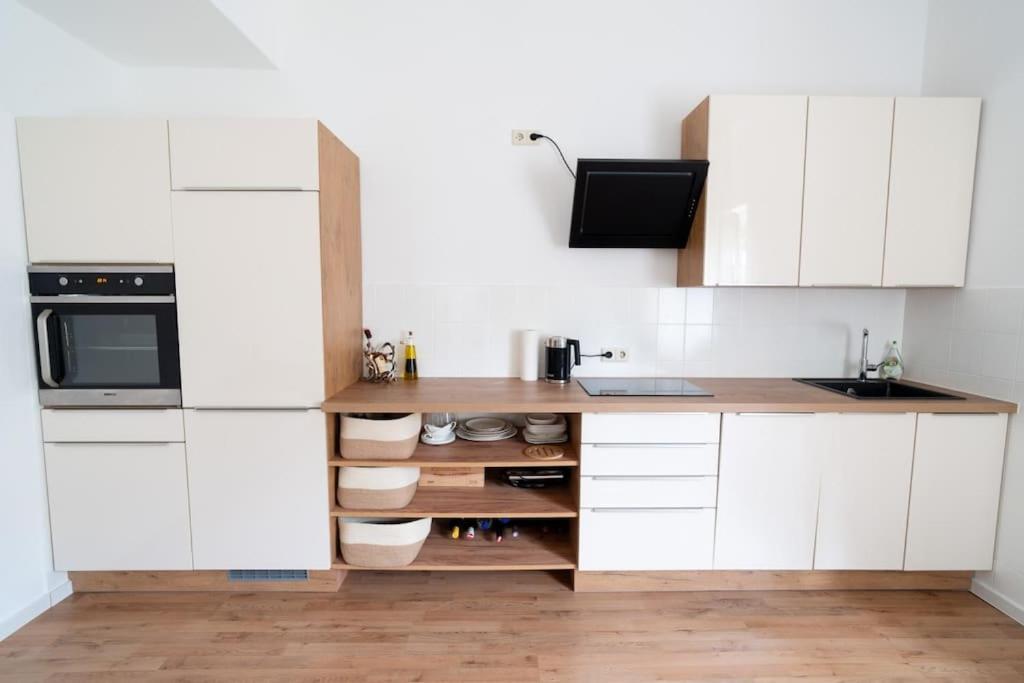 Wohnung Naehe Stadtzentrum Mit Wohnzimmer Und Kueche Koblenz  Exterior foto
