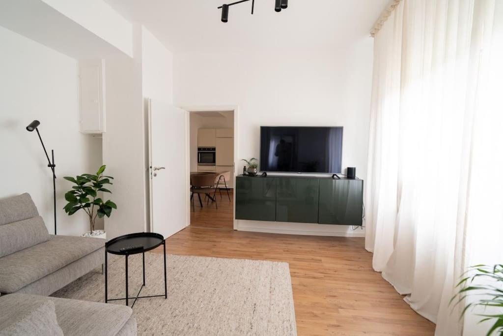 Wohnung Naehe Stadtzentrum Mit Wohnzimmer Und Kueche Koblenz  Exterior foto